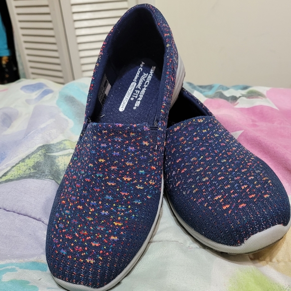 SKETCHERS MEMORY FOAM SHOES - Picture 1 of 5